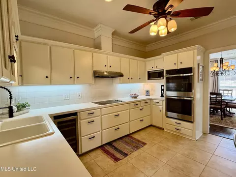 Kitchen - 104 Copper Ridge Dr, Brandon, MS 39042 photo 5 of 6