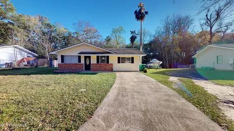 120 Barbara Cir, Ocean Springs, MS 39564