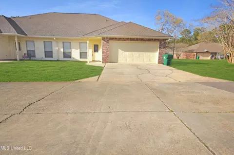 1254 Kapalama Way, Diamondhead, MS 39525