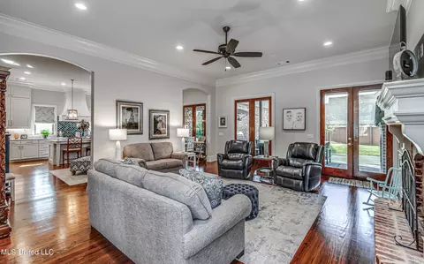 Living - 142 Latter Rayne Dr, Flowood, MS 39232 photo 3 of 5