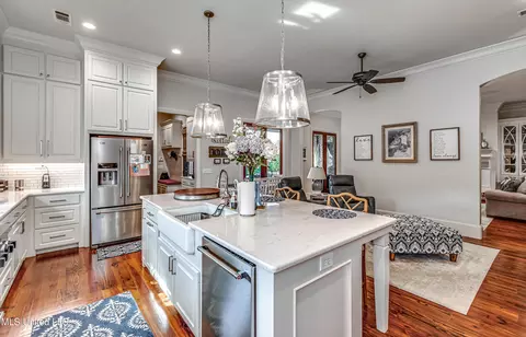 Kitchen - 142 Latter Rayne Dr, Flowood, MS 39232 photo 5 of 7