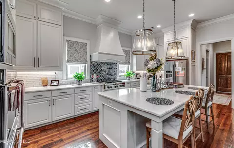 Kitchen - 142 Latter Rayne Dr, Flowood, MS 39232 photo 2 of 7