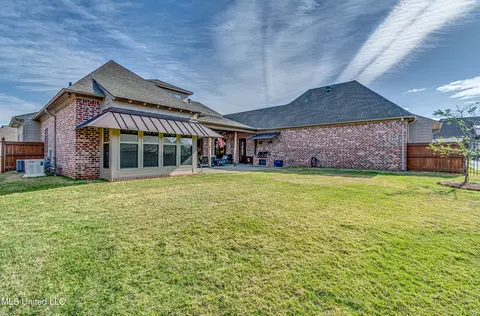 Exterior - 142 Latter Rayne Dr, Flowood, MS 39232 photo 9 of 11