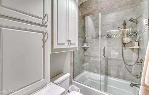 Bath - 142 Latter Rayne Dr, Flowood, MS 39232 photo 8 of 9