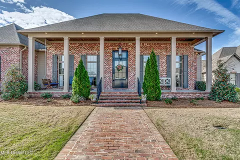 142 Latter Rayne Dr, Flowood, MS 39232