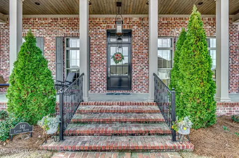 Exterior - 142 Latter Rayne Dr, Flowood, MS 39232 photo 2 of 11