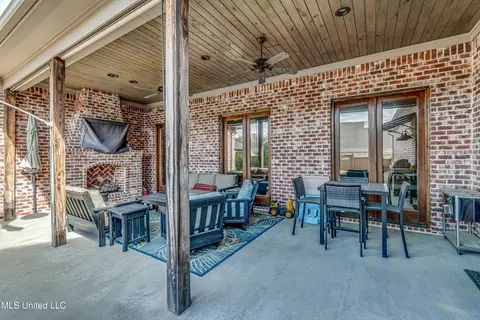 Exterior - 142 Latter Rayne Dr, Flowood, MS 39232 photo 7 of 11
