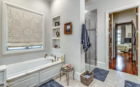 Bath - 142 Latter Rayne Dr, Flowood, MS 39232 photo 3 of 9