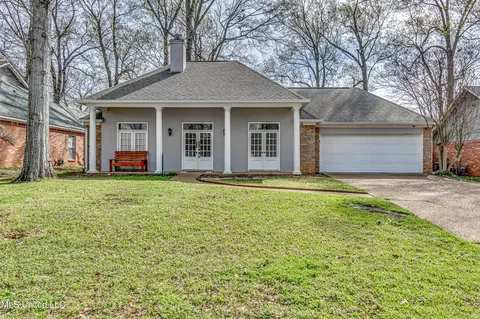 3041 Windwood Cir, Flowood, MS 39232