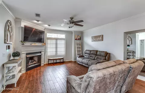 Living - 3041 Windwood Cir, Flowood, MS 39232 photo 1 of 2