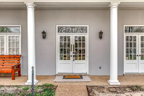 Exterior - 3041 Windwood Cir, Flowood, MS 39232 photo 3 of 15