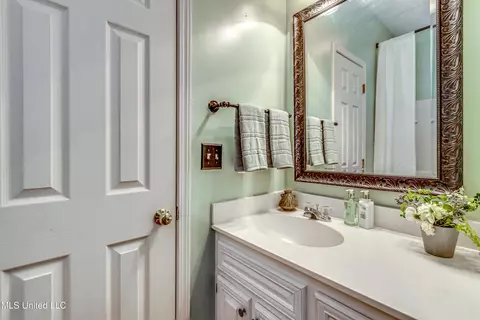 Bath - 3041 Windwood Cir, Flowood, MS 39232 photo 4 of 5
