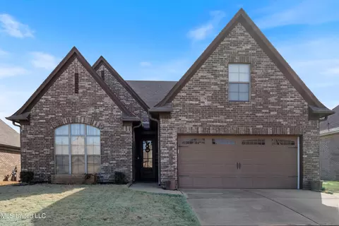 5742 W Broadway Dr, Southaven, MS 38672