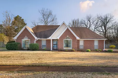 2163 Greencliff Dr, Southaven, MS 38672
