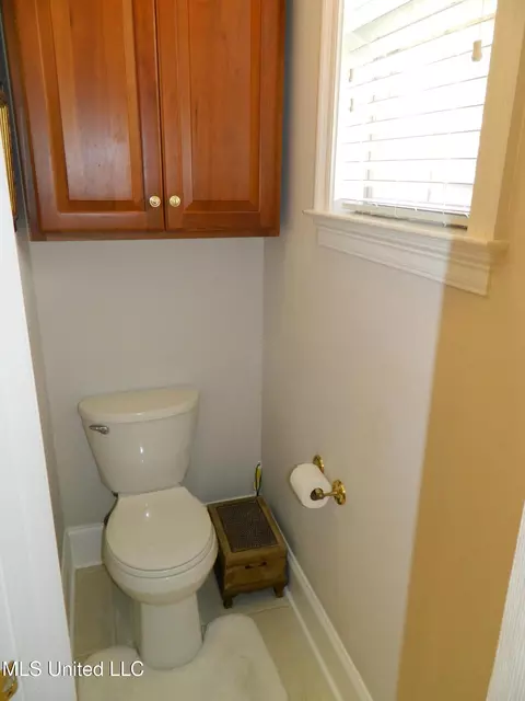 Bath - 7918 Ewa Ct, Diamondhead, MS 39525 photo 5 of 7