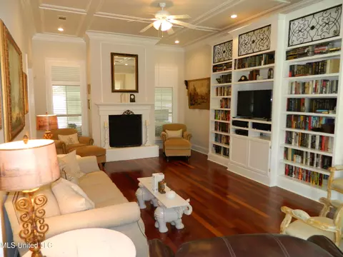 Living - 7918 Ewa Ct, Diamondhead, MS 39525 photo 2 of 6