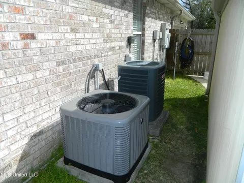 Exterior - 7918 Ewa Ct, Diamondhead, MS 39525 photo 9 of 14