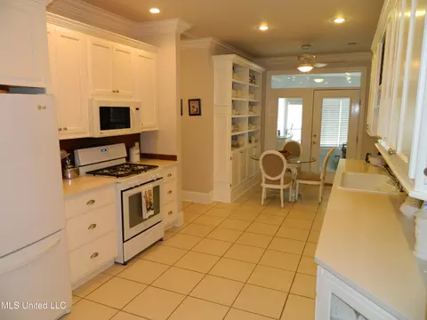 Kitchen - 7918 Ewa Ct, Diamondhead, MS 39525 photo 1 of 2