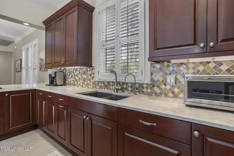 Kitchen - 1922 E Northside Dr, Jackson, MS 39211 photo 4 of 6