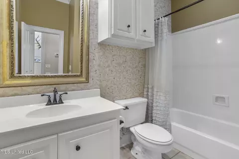 Bath - 1922 E Northside Dr, Jackson, MS 39211 photo 4 of 4
