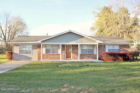 10 Robbie St, Lucedale, MS 39452