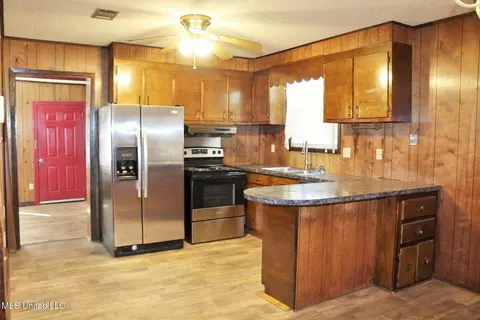 10 Robbie St, Lucedale, MS 39452 photo 9