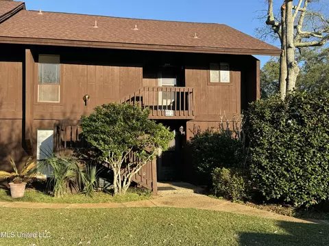 208 Molokai, Diamondhead, MS 39525