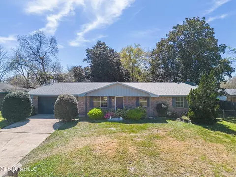 100 Edwards Dr, Gulfport, MS 39503