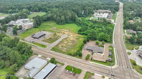 01 Pinehaven Dr, Clinton, MS 39056