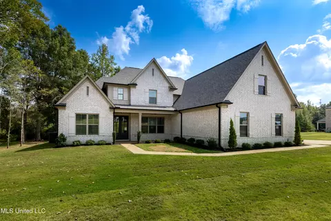 115 Cedar Crest Cv, Byhalia, MS 38611