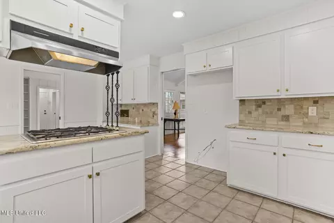5435 Charter Oak Pl, Jackson, MS 39211 photo 17