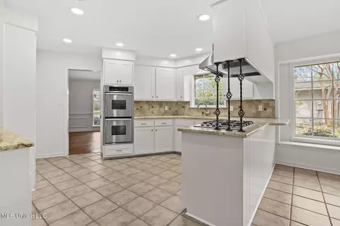 5435 Charter Oak Pl, Jackson, MS 39211 photo 13
