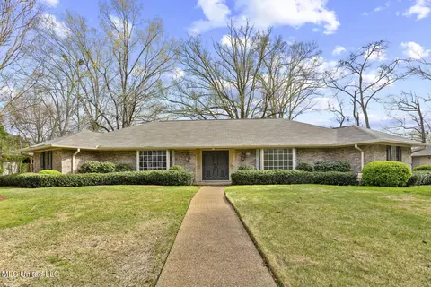 5435 Charter Oak Pl, Jackson, MS 39211 photo 2
