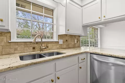 5435 Charter Oak Pl, Jackson, MS 39211 photo 16