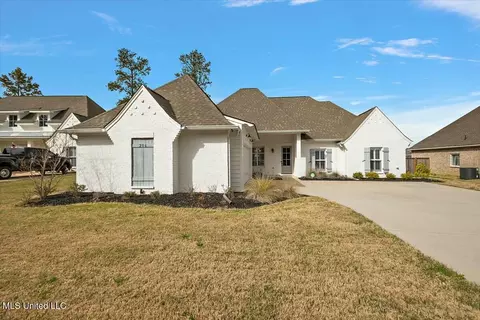 206 Lake Ridge Dr, Madison, MS 39110