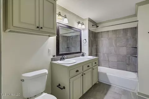 Bath - 107 Martha Ln, Brandon, MS 39042 photo 1 of 3