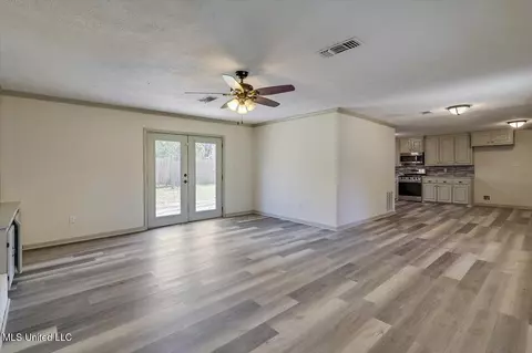 Living - 107 Martha Ln, Brandon, MS 39042 photo 2 of 3