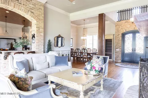 Living - 134 Burne Run, Madison, MS 39110 photo 1 of 3