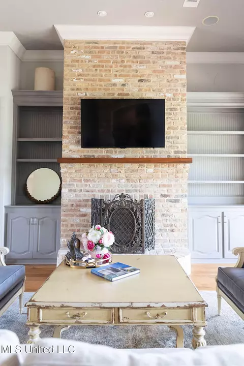Living - 134 Burne Run, Madison, MS 39110 photo 3 of 3