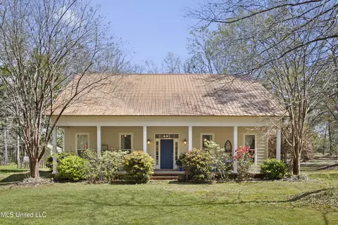 4809 Ashmore Dr, Vancleave, MS 39565