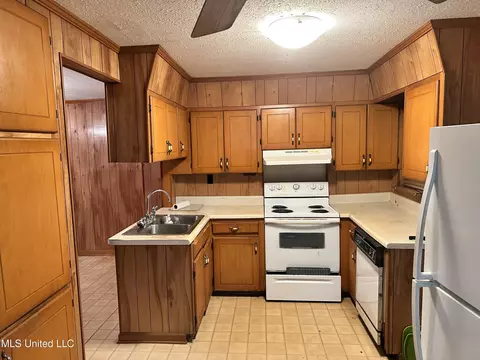 4250 N Wolfe Rd, Caledonia, MS 39740 photo 7