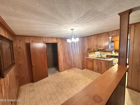4250 N Wolfe Rd, Caledonia, MS 39740 photo 8