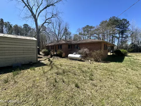 4250 N Wolfe Rd, Caledonia, MS 39740 photo 2