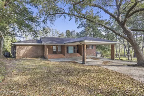 13500 Pine Rd, Ocean Springs, MS 39564