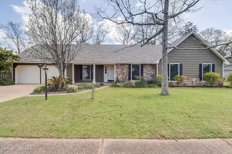 110 Lynne Therese Cir, Ocean Springs, MS 39564