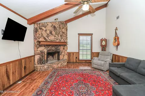Living - 707 Endris Rd, Canton, MS 39046 photo 2 of 3