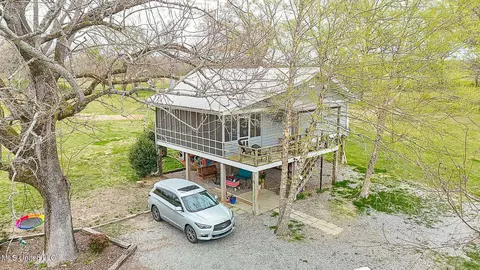 Exterior - 707 Endris Rd, Canton, MS 39046 photo 7 of 12