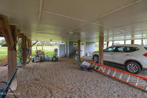 Exterior - 707 Endris Rd, Canton, MS 39046 photo 11 of 12