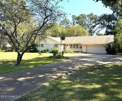 109 Sgt Prentiss Dr, Natchez, MS 39120