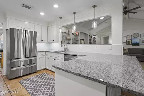 Kitchen - 5410 Charter Oak Pl, Jackson, MS 39211 photo 1 of 4
